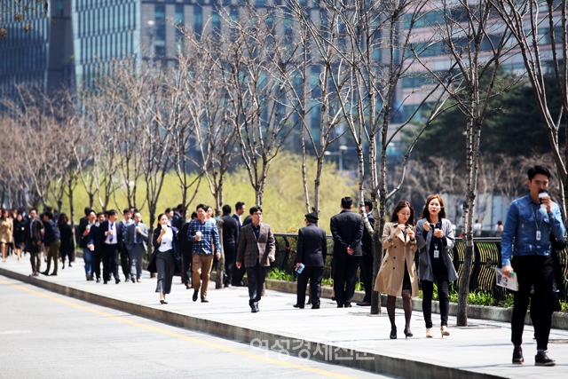 10대그룹 상장사 여직원 연봉 5400만원…남성의 62