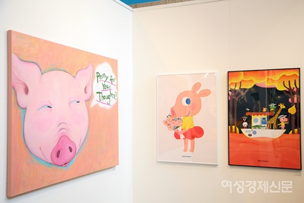 7일 서울 중랑구 중랑구청에  '꿀꿈꾸는 돼지' 전시가 열렸다. ‘꿀꿈꾸는 돼지’ 전시는 ‘꿀꿀+꿈’의 합성어로 말장난을 통한 ‘꿀+꿈(달달+희망)의 메시지를 담고 있다. 오는 28일까지 열린다. /문인영 기자 photoiym@gmail.com