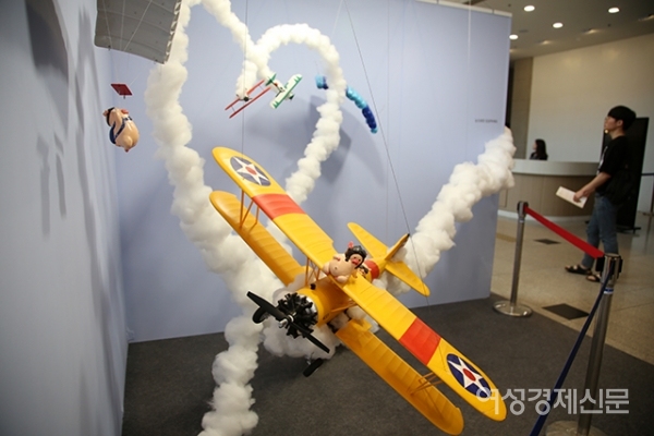 7일 서울 중랑구 중랑구청에  '꿀꿈꾸는 돼지' 전시가 열렸다. ‘꿀꿈꾸는 돼지’ 전시는 ‘꿀꿀+꿈’의 합성어로 말장난을 통한 ‘꿀+꿈(달달+희망)의 메시지를 담고 있다. 오는 28일까지 열린다. /문인영 기자 photoiym@gmail.com