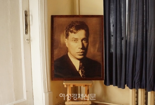 페레델키노 파스테르나크 옛 집에 전시되어 있는 파스테르나크 사진