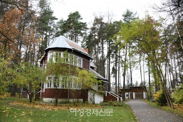 지금은 파스테르나크 집 박물관이 되어있는 모스크바 외곽 페레델키노에 있는파스테르나크의 옛 집.