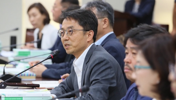 지난 9일 세종시 정부세종청사 고용노동부에서 최저임금위원회 제10차 전원회의가 열리고 있다. / 연합뉴스