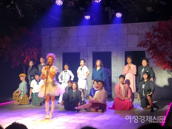 30일 서울 종로구 두산아트센터에서 연극 '이갈리아의 딸들' 프레스콜이 열렸다. /문인영 기자