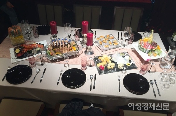 한희원 쿠킹앤 대표가 디렉팅한 테이블 / 한희원 제공