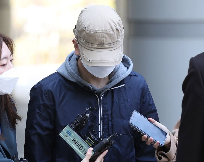 영장실질심사 받으러 가는 조주빈 공범 '부따'의 모습 / 연합뉴스