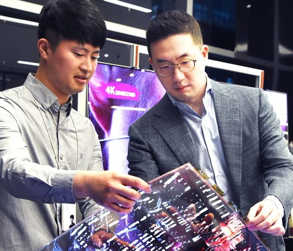 구광모 LG그룹 회장이 지난 2018년 9월 서울 강서구 마곡 LG사이언스파크를 방문한 모습 / LG 제공