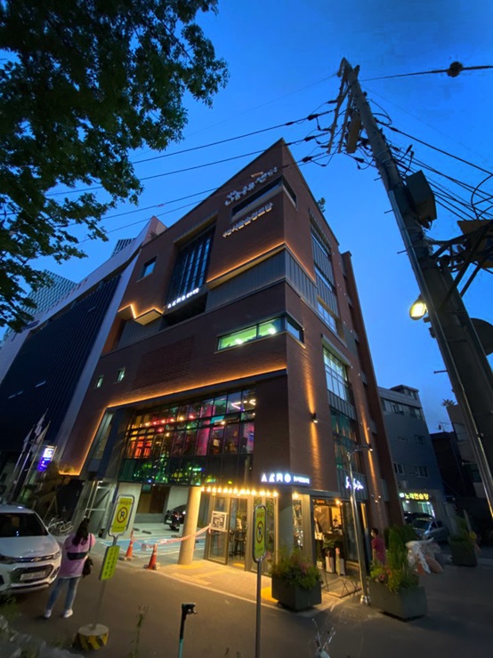 카페와, 블록방, 공유 주방, 파티룸 등이 있는 나눔공유센터 / 성수지앵 협동조합 제공