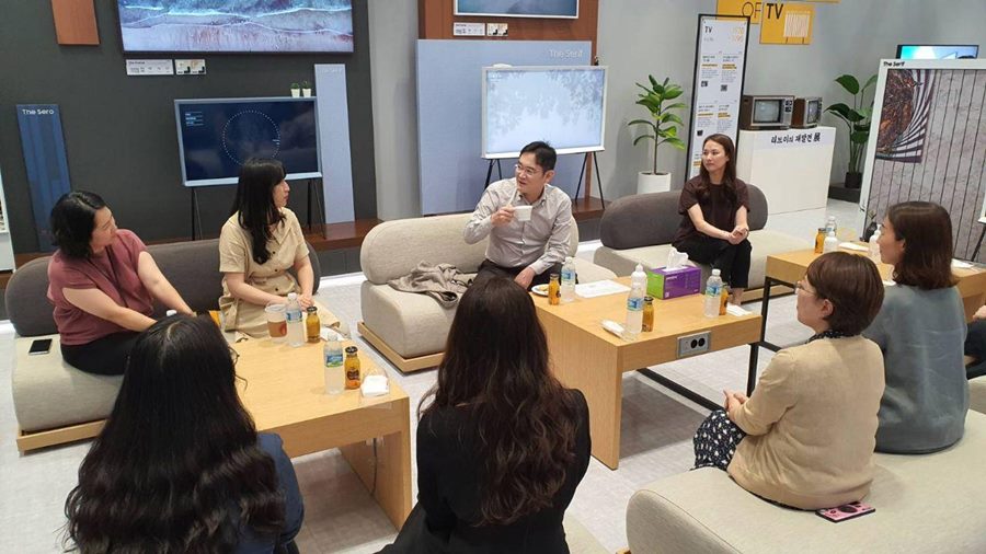 이재용 부회장이 6일 삼성전자 수원사업장에서 여성 임직원들과 간담회를 갖고 있다. / 삼성전자 제공