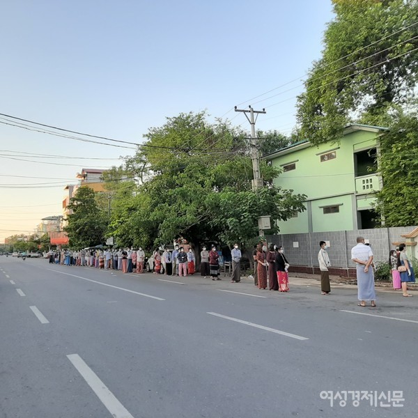 가족 모두 투표를 하고 왔다. 두 자녀에겐 처음 하는 투표다. 이번 선거는 집권 1기 때보다 조용한 가운데 치러졌다. 총선이 중요한 것은 선출된 연방의회에서 대통령을 선출하기 때문이다./사진=정선교