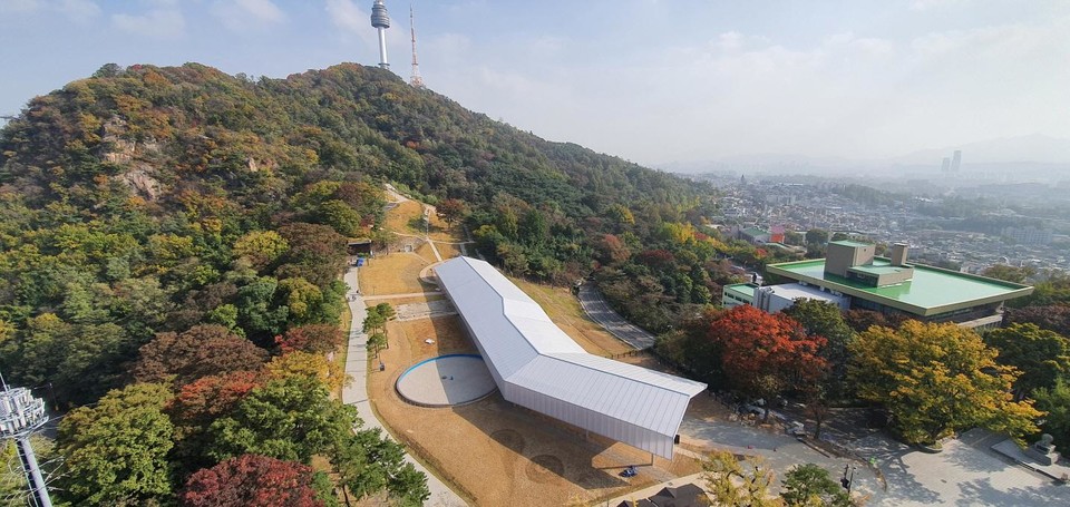 11월 12일부터 일반에 무료로 개방되는 서울 남산 '한양도성 유적 전시관' 전경. / 서울시