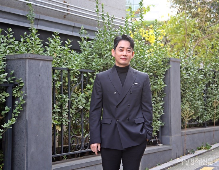 518민주화운동 40주년을 맞아 제작된 창작 뮤지컬 '광주' 에서 테이는 특수 임무를 띤 '편의대원' 박한수로 분해, 광주의 현실과 군인으로서의 간극에 대해 갈등하는 섬세한 연기를 선보였다. / 사진 송나영 인턴기자 