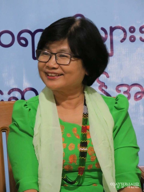 의사이자 소설가로 잘 알려진 쥬. 본명은 띤띤윈이다. 많은 소설이 영화화되어 많은 여성팬이 있다./사진=정선교