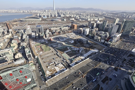 초고층 랜드마크로 설립 예정이던 현대차그룹의 GBC가 설계변경의 기로에 놓였다. 서울 강남구 삼성동 GBC 예정 부지. /일요신문DB