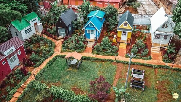 커피를 파는 삔우린 시내의 카페들. 위부터 미얀마식 카페 바리스타 카인, 일본계 카페 히로미, 중국계 카페 포와. (맨 아래)작고 예쁜 게스트하우스 안에도 커피샵이 있다.