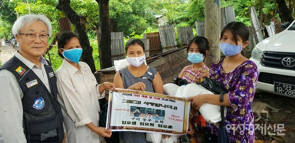 '코로나 나르기스'의 지난 해. 우리 교민들은 어려운 속에서도 힘든 미얀마 가정을 돕는 일을 지속해왔다. 쌀 나누기, 무료검진, 장학지원 등. 이젠 해외에서 희망을 잃어가는 우리 국민도 함께 돌봐주어야 할 때다.