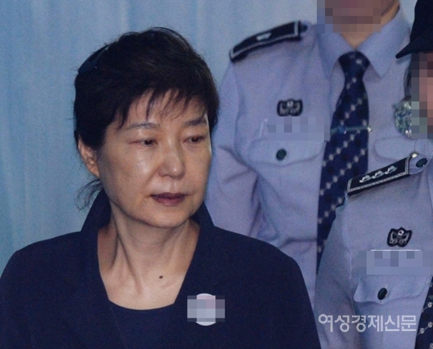 헌정 사상 처음 파면된 박근혜 전 대통령이 2심에서 징역 25년으로 형량이 늘었다. /여성경제신문 자료사진
