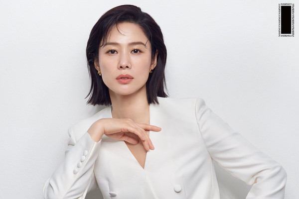 배우 김현주가 최근 코스메틱 브랜드 엔터니티의 모델로 발탁됐다. /엔터니티 제공