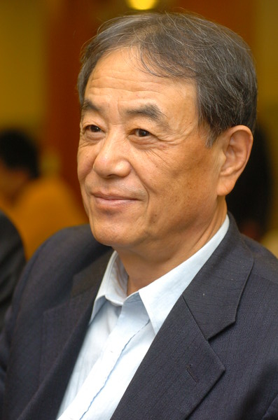 중후한 기풍(棋風)에 기품 있는 대국 태도와 매너로 바둑팬들은 물론 후배 기사들에게 추앙받던 '영원한 국수' 김인 9단이 지난 4월 4일 영면에 들어갔다. 생전의 김인 9단. /한국기원 제공