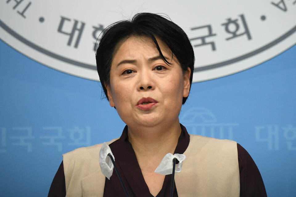 국민의힘 윤희숙 의원이 2일 오전 서울 여의도 국회 소통관에서 대선 출마 선언을 하고 있다. / 연합뉴스