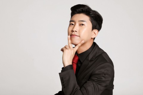 임영웅 팬들은 소속사 물고기뮤직이 팬카페에 게시되는 건의사항 등을 삭제하고 팬들을 강퇴시키는 등 비정상적인 운영을 하고 있다고 주장했다. /뉴에라프로젝트