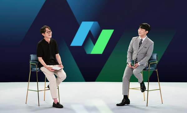 이정헌 넥슨 대표(왼쪽)는 신규 슈퍼IP 10개와 신작 7종을 선보일 계획이라고 밝혔다. /넥슨