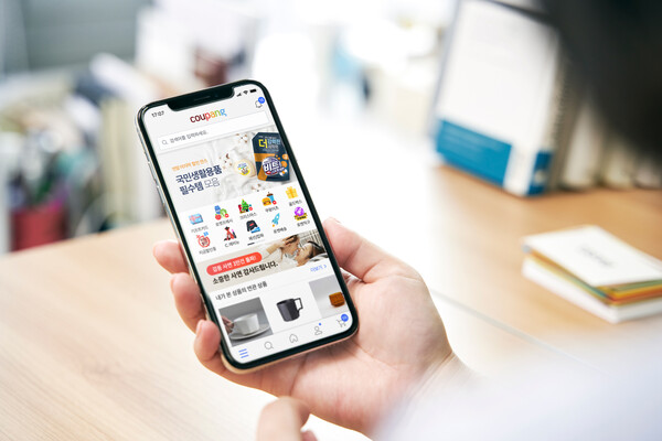 쿠팡이 역대 최대 실적을 기록하며 매출 5조원을 넘어섰다. 다만, 덕평 물류센터 화재로 인해 순손실도 전년 대비 5배 가까이 늘었다. /쿠팡