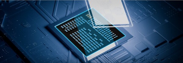 삼성전기는 삼성전자 폴더블폰 대중화 성공 전망은 물론, 경쟁사의 악재로 인해 미소짓고 있다. /삼성전기