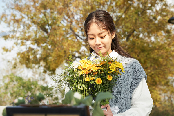 ‘쇼미더고스트’는 카라 출신 한승연의 스크린 데뷔작이다. 첫 장편 데뷔작에서 인상적 연기를 보여줬다는 호평을 받았다. /㈜인디스토리