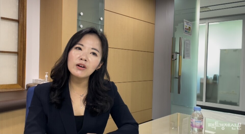 국민의힘 대선주자 홍준표 의원 jp희망캠프에서 대변인을 맡은 여명(31) 서울시의원을 지난 15일 서울시청 서울시의원회관에서 만났다. 여 대변인은 홍 후보를 처음 봤을 때 "유쾌하고 합리적인 사람"이라는 생각이 들었다고 회고했다. 사진은 인터뷰를 하고 있는 여 대변인의 모습. 