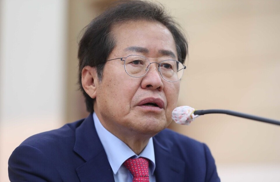 검사 출신의 홍준표 국민의힘 의원은 정치 입문 후 정무적인 판단도 능숙하게 발휘해 중진의 국회의원이 됐다. 카리스마와 강한 전투력을 밑바탕으로 성장한 인물이다. / 연합뉴스