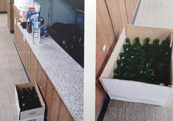 한림농협이 감사기간이던 지난 5월 13일 저녁 농협중앙회 검사국 직원들을 상대로 한림농협 하나로마트 2층에서 술판을 벌였던 현장 모습. 빈 술병들이 박스 가득 채워져 있다. /민주노총 제주본부