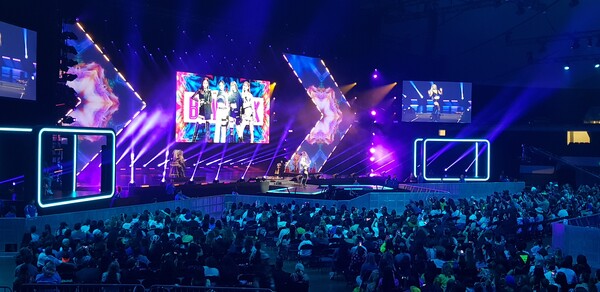 2019년 7월 미국 캘리포니아주 에너하임에서 열린 제 10회 비드콘에서 참가자들이 축제를 즐기고 있다. /팩트경제신문