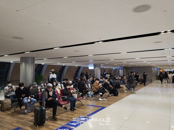 팩트경제신문이 지난 14일 저녁에 찾은 김포공항 모습./ 김현우 기자