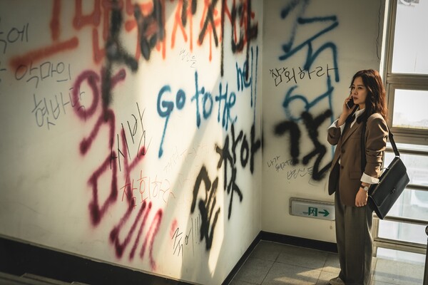 ‘지옥’은 혼란한 세상을 살아가는 다양한 인간 군상이 던지는 묵직한 질문을 통해 메시지를 전달한다. /넷플릭스