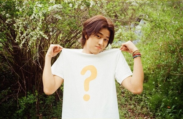 ‘싱어게인’을 통해 이름을 알린 이무진은 내는 곡마다 차트를 싹쓸이하면서 올해 최고의 신인으로 평가받고 있다. /카카오엔터테인먼트