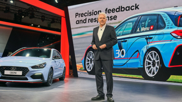 현대차그룹의 고성능 모델 'N'을 소개하고 있는 알버트 비어만./연합뉴스
