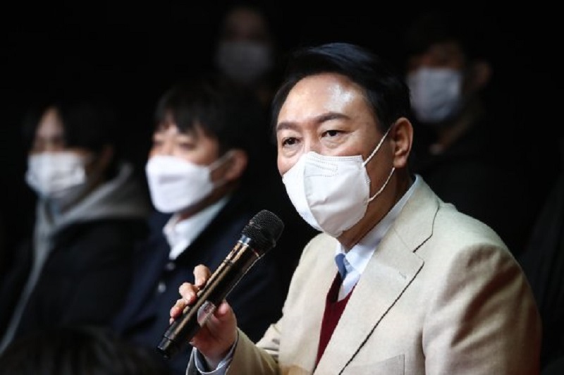 윤석열 국민의힘 대선 후보가 이준석 대표가 주관한 행사에서 인사말을 하고 있다. / 국회사진기자단=연합뉴스