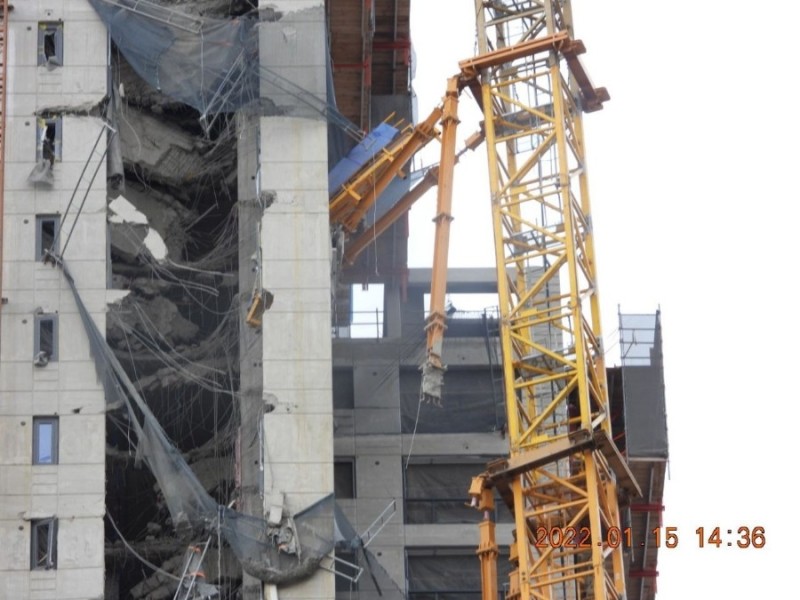 경실련 측은 붕괴에 앞서 타워크레인 지지대 측벽의 균열이 벌어지고 있었다는 입장이다./ 경제정의실천시민연합