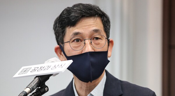 진중권 전 동양대학교 교수가 "MBC가 나라까지는 몰라도 윤석열을 구한 것은 확실해 보인다"고 말했다. /연합뉴스