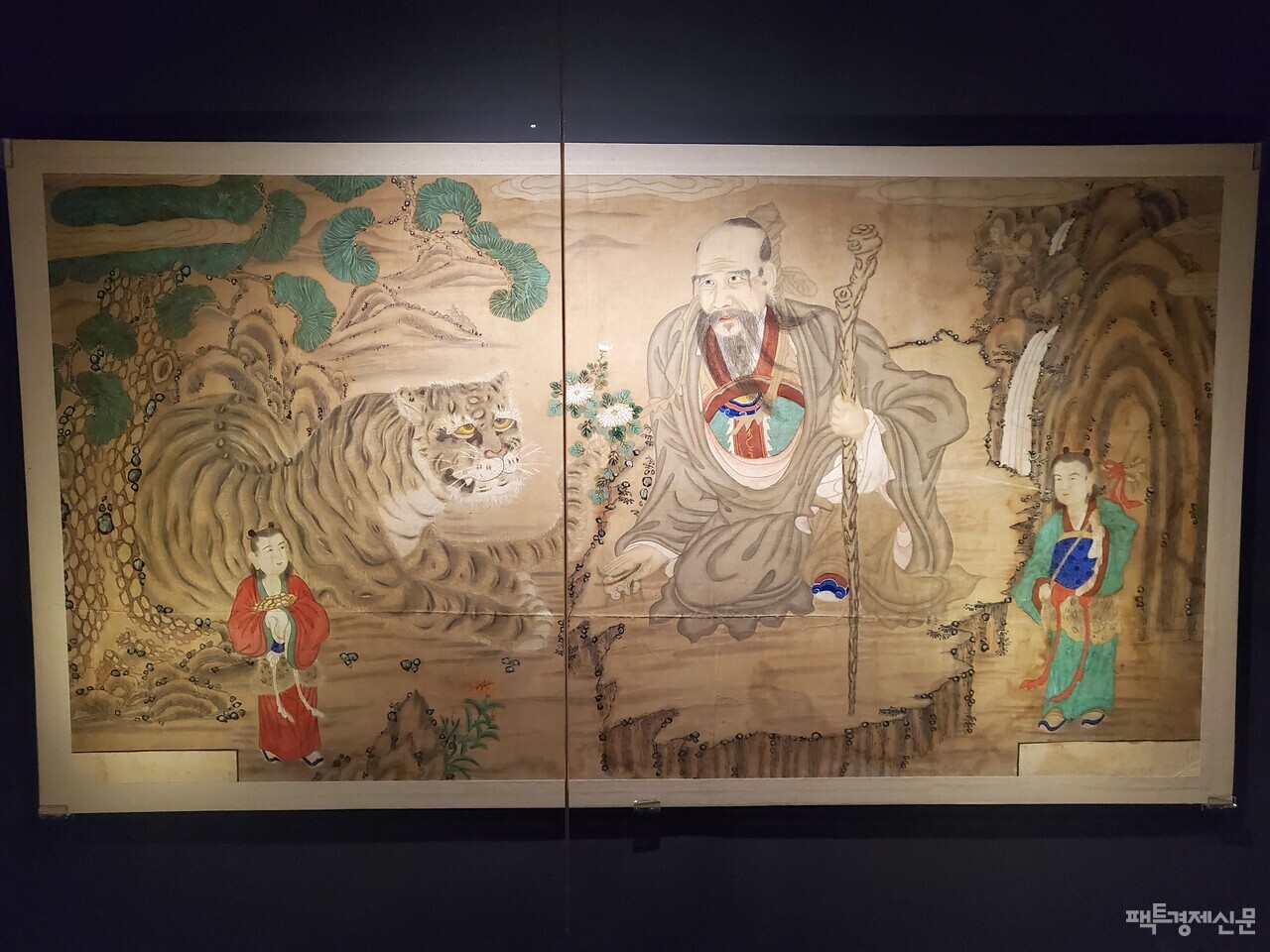 지역 사회 굿판에서 내걸던 산신도에도 호랑이가 등장하는데, 호환과 관련돼 의미가 다르다./ 이호준 기자