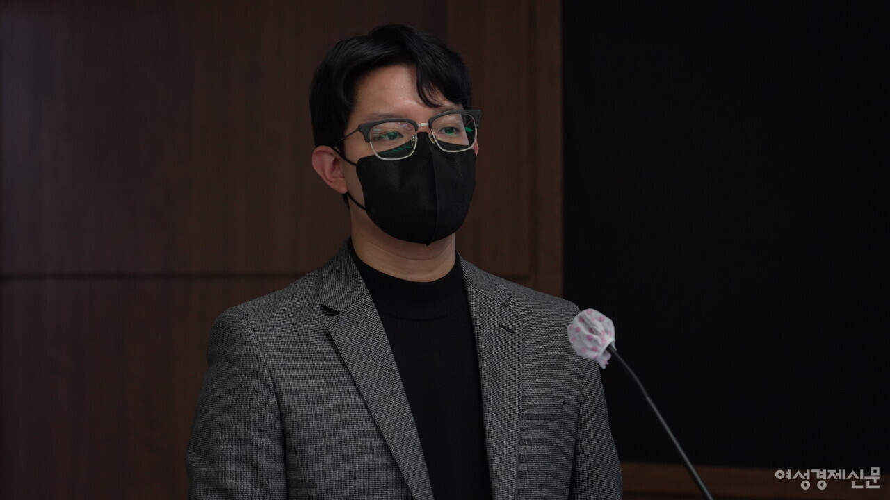 2022년 2월 16일 전국은행연합회에서 열린 여성경제신문 금융포럼에서 김현우 기자가 사회를 보고 있다. /장세곤 기자