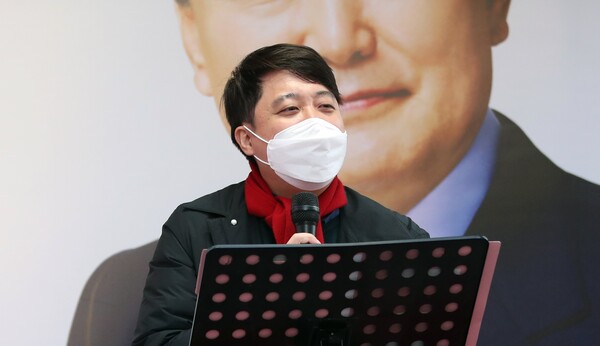 이준석 국민의힘 대표가 24일 광주 동구 충장로에서 윤석열 후보 지지 유세를 했다. /연합뉴스