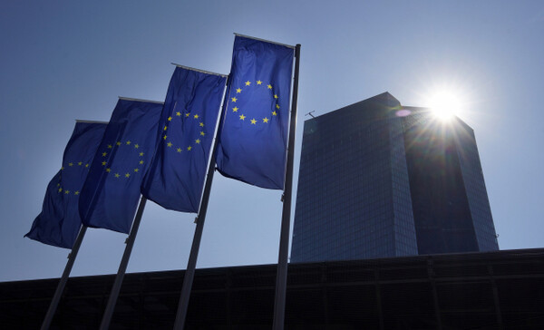 러시아의 우크라이나 침공에 따른 경제 제재로 인한 인플레이션 우려가 커지면서 유럽중앙은행(ECB)을 비롯한 각국의 금융기관에도 발등에 불이 떨어졌다. 유럽중앙은행(ECB) 전경./연합뉴스