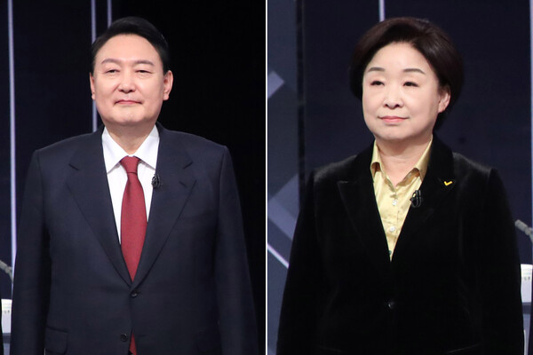 2일 서울 KBS 스튜디오에서 열린 중앙선거관리위원회가 주관하는 제20대 대통령선거 후보자 3차 사회분야 방송토론회에 참석한 국민의힘 윤석열 대선후보와 정의당 심상정 대선후보./국회사진기자단=연합뉴스