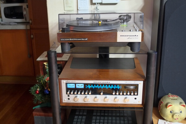 손준형 씨가 가진 LP 턴테이블. /손준형