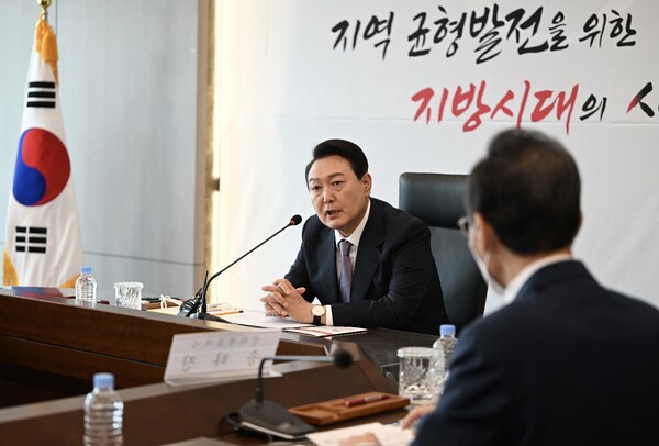 윤석열 대통령 당선인이 20일 전북 전주시 덕진구 국민연금공단에서 열린 현안 간담회에서 발언하고 있다. /당선인 대변인실