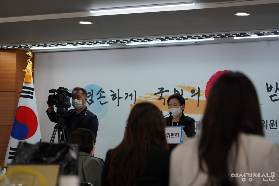 신용현 대통령직인수위원회 대변인이 20일 서울 종로구 통의동 인수위 기자회견장에서 열린 정례브리핑에서 현안 관련 발표를 하고 있다. /최수빈 기자