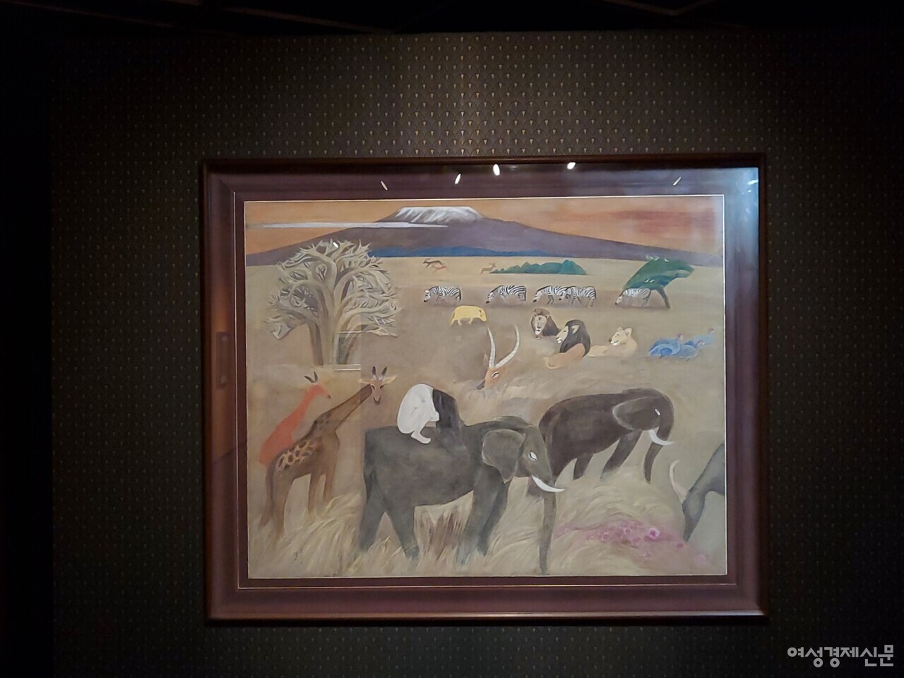 천경자 ‘내 슬픈 전설의 49페이지’ 작품은 아프리카 초원에 화가의 49세 시절을 투영한 작품으로 유명하다. / 이호준 기자