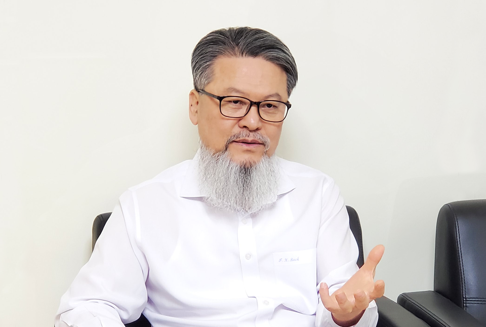 백재권 교수는 좌천된 한동훈 검사장의 귀환을 1년 전부터 예측했다. 사진은 백 교수가 여성경제신문과 인터뷰 하는 모습,  / 여성경제신문