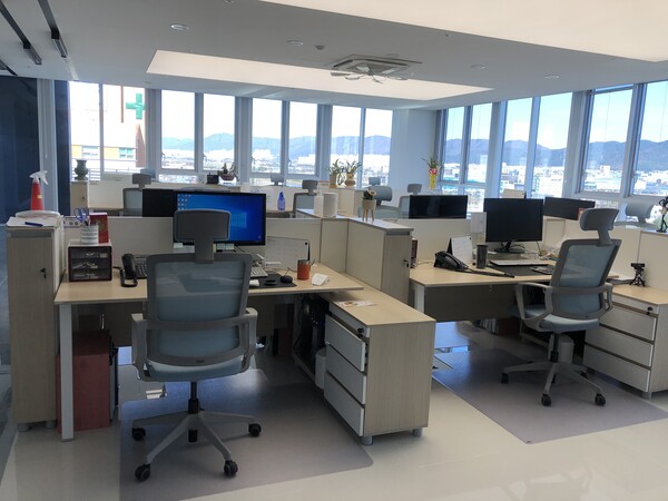 대학생 현장실습은 취업 사회에서 필수조건이다. 하지만 '열정페이'를 강요하는 제도적 허점은 여전하다. 사진은 서울 시내 한 사무실의 모습으로 기사 내용과 무관함. /이수현